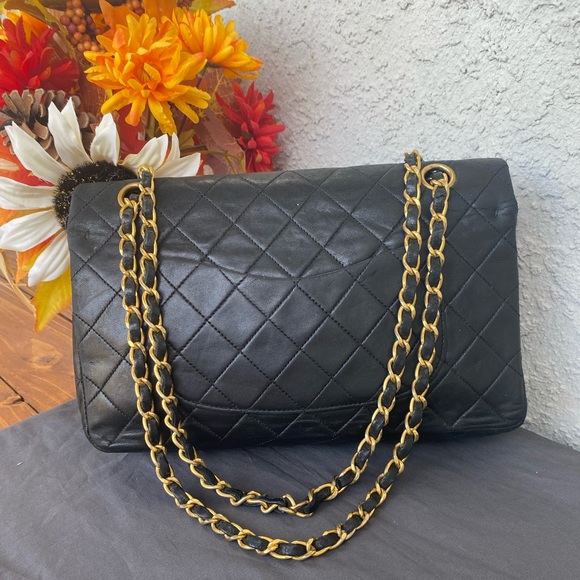 🎉❤️VINTAGE LOVER♥️🎉CHANEL 10” DOUBLE FLAP BAG LAMB GOLD HARDWEARS ❤️ - Picture 6 of 17